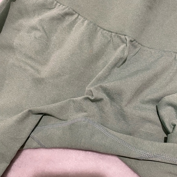 NVGTN NV SEAMLESS LEGGINGS - sage green. Never worn! - Picture 3 of 4